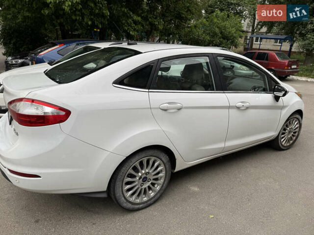 Білий Форд Фієста, об'ємом двигуна 1.6 л та пробігом 125 тис. км за 8500 $, фото 1 на Automoto.ua