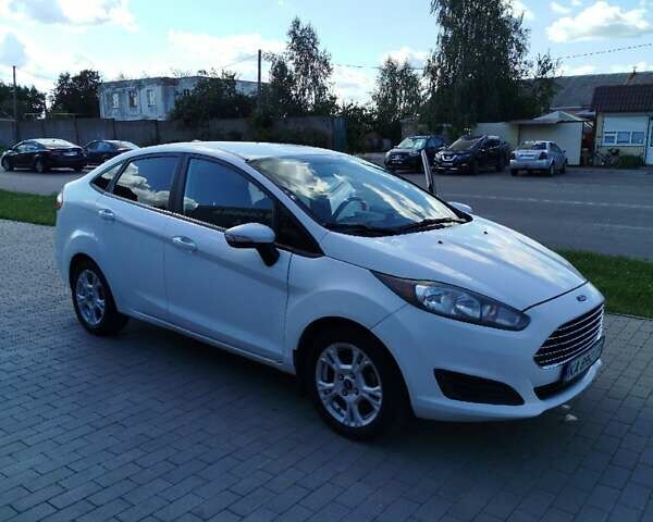 Белый Форд Фиеста, объемом двигателя 1.6 л и пробегом 212 тыс. км за 7299 $, фото 5 на Automoto.ua