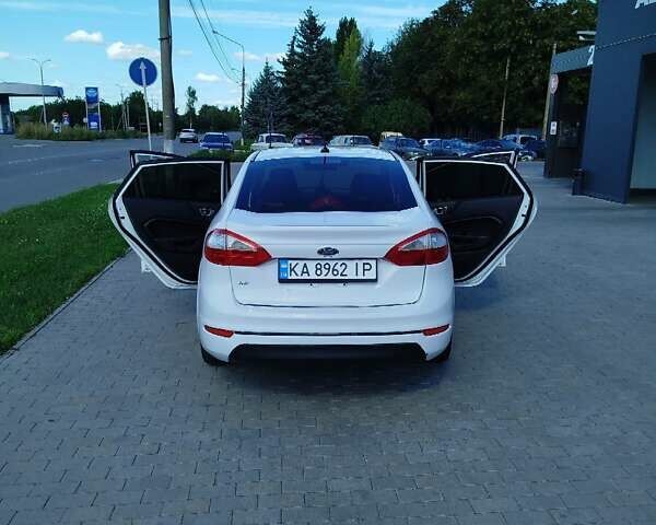 Белый Форд Фиеста, объемом двигателя 1.6 л и пробегом 212 тыс. км за 7299 $, фото 8 на Automoto.ua