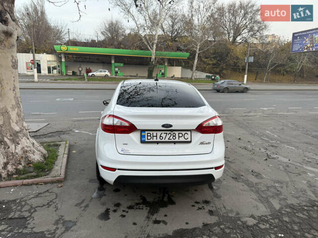 Белый Форд Фиеста, объемом двигателя 1.6 л и пробегом 123 тыс. км за 7400 $, фото 1 на Automoto.ua