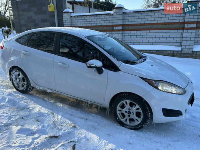 Білий Форд Фієста, об'ємом двигуна 1.6 л та пробігом 124 тис. км за 8200 $, фото 2 на Automoto.ua