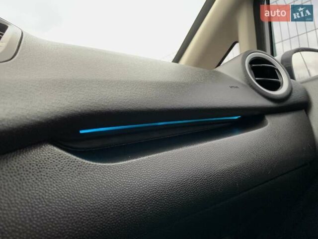 Білий Форд Фієста, об'ємом двигуна 1.6 л та пробігом 169 тис. км за 7555 $, фото 54 на Automoto.ua