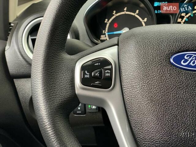 Білий Форд Фієста, об'ємом двигуна 1.6 л та пробігом 169 тис. км за 7555 $, фото 41 на Automoto.ua