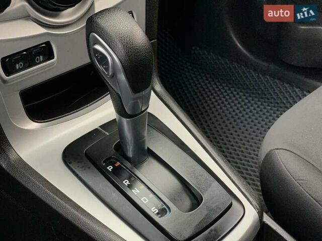 Білий Форд Фієста, об'ємом двигуна 1.6 л та пробігом 169 тис. км за 7555 $, фото 47 на Automoto.ua