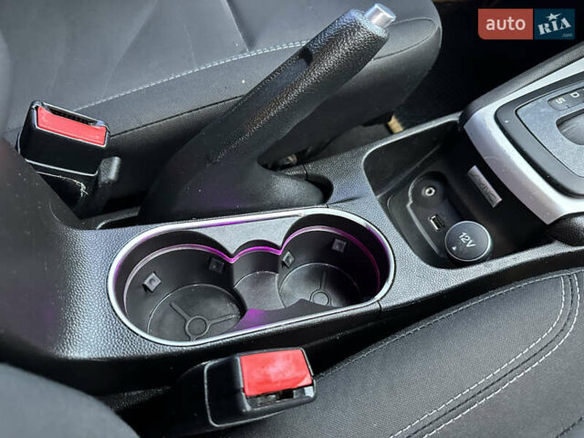 Белый Форд Фиеста, объемом двигателя 1.6 л и пробегом 177 тыс. км за 7500 $, фото 20 на Automoto.ua