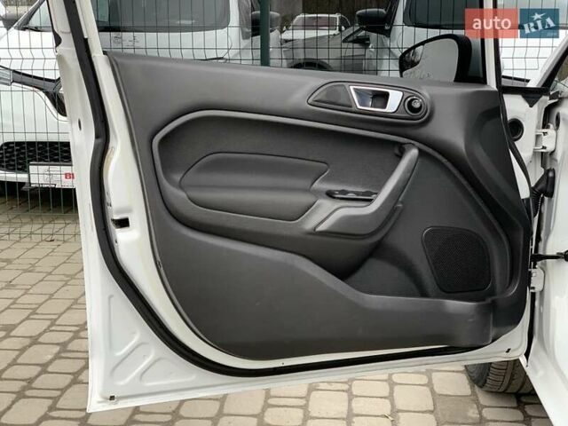 Білий Форд Фієста, об'ємом двигуна 1.6 л та пробігом 169 тис. км за 7555 $, фото 22 на Automoto.ua