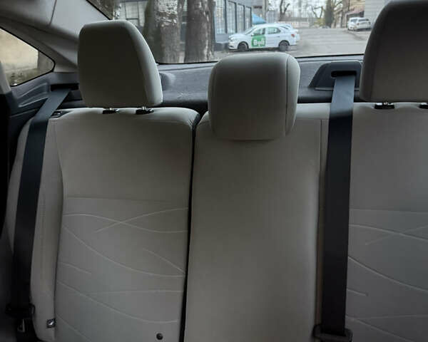 Белый Форд Фиеста, объемом двигателя 1.6 л и пробегом 123 тыс. км за 7400 $, фото 4 на Automoto.ua