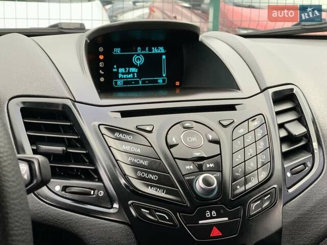 Білий Форд Фієста, об'ємом двигуна 1.6 л та пробігом 169 тис. км за 7555 $, фото 49 на Automoto.ua