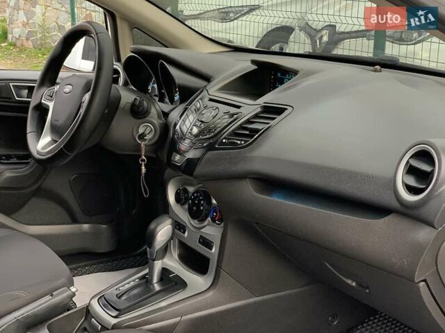 Білий Форд Фієста, об'ємом двигуна 1.6 л та пробігом 169 тис. км за 7555 $, фото 31 на Automoto.ua