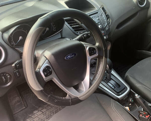 Білий Форд Фієста, об'ємом двигуна 1.6 л та пробігом 250 тис. км за 6750 $, фото 5 на Automoto.ua