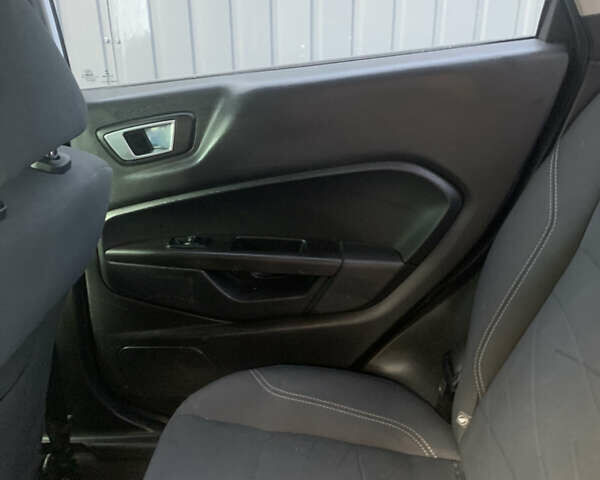 Білий Форд Фієста, об'ємом двигуна 1.6 л та пробігом 250 тис. км за 6750 $, фото 9 на Automoto.ua