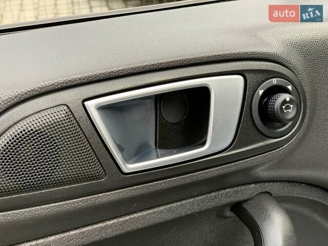 Білий Форд Фієста, об'ємом двигуна 1.6 л та пробігом 169 тис. км за 7555 $, фото 39 на Automoto.ua