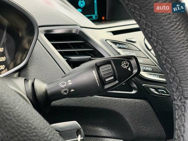 Білий Форд Фієста, об'ємом двигуна 1.6 л та пробігом 169 тис. км за 7555 $, фото 44 на Automoto.ua