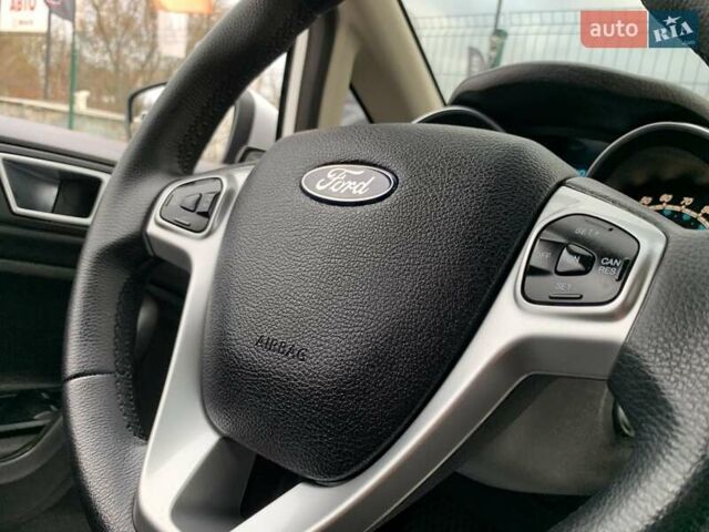 Білий Форд Фієста, об'ємом двигуна 1.6 л та пробігом 169 тис. км за 7555 $, фото 34 на Automoto.ua