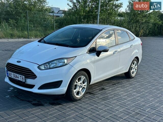 Білий Форд Фієста, об'ємом двигуна 1.6 л та пробігом 124 тис. км за 7200 $, фото 4 на Automoto.ua