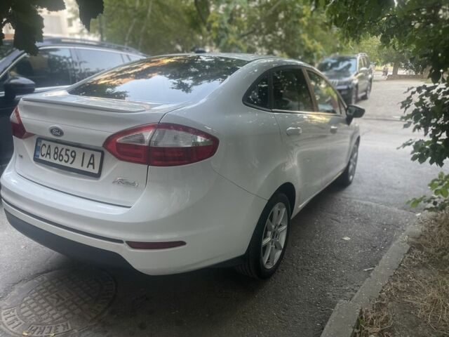 Белый Форд Фиеста, объемом двигателя 1.6 л и пробегом 115 тыс. км за 8800 $, фото 2 на Automoto.ua