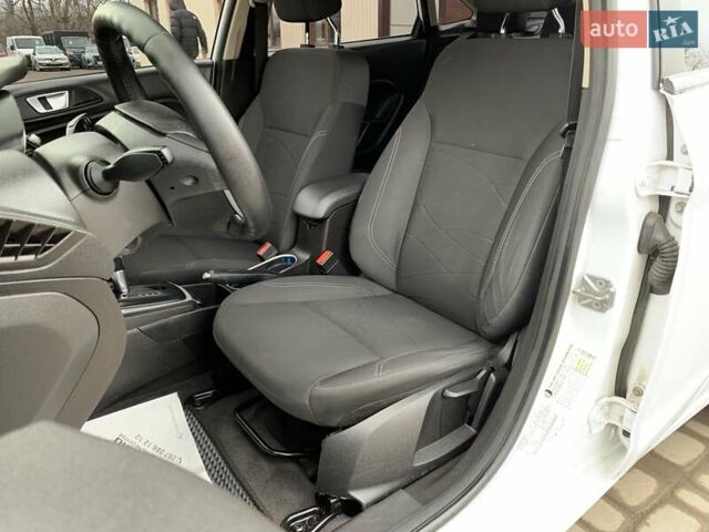 Білий Форд Фієста, об'ємом двигуна 1.6 л та пробігом 169 тис. км за 7555 $, фото 24 на Automoto.ua