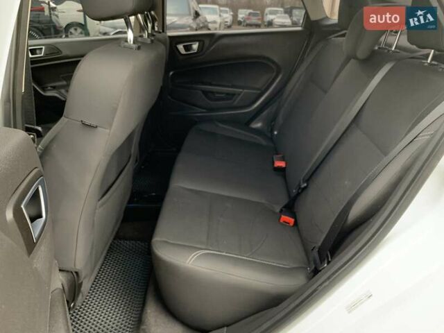 Білий Форд Фієста, об'ємом двигуна 1.6 л та пробігом 169 тис. км за 7555 $, фото 26 на Automoto.ua