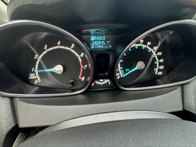 Белый Форд Фиеста, объемом двигателя 1.6 л и пробегом 130 тыс. км за 9000 $, фото 4 на Automoto.ua