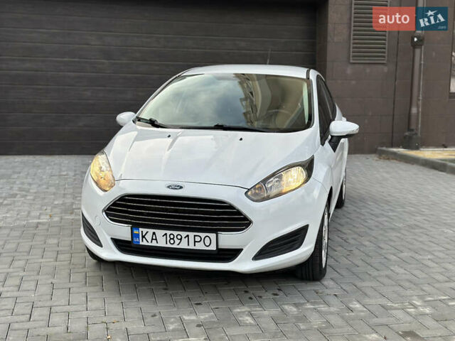 Белый Форд Фиеста, объемом двигателя 1.6 л и пробегом 177 тыс. км за 7500 $, фото 4 на Automoto.ua