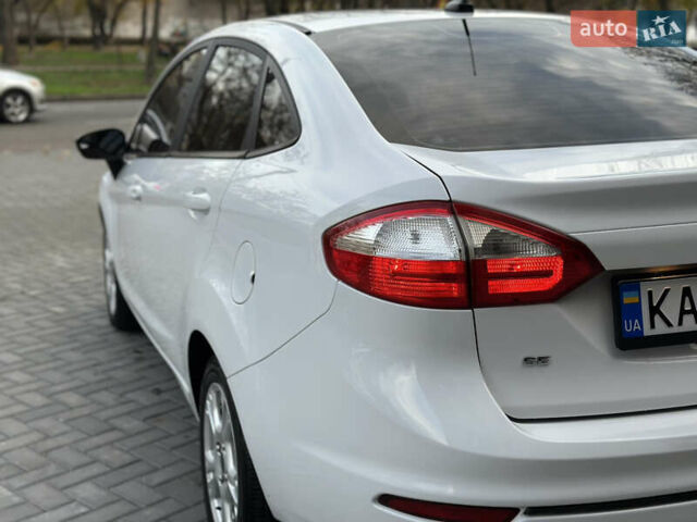 Белый Форд Фиеста, объемом двигателя 1.6 л и пробегом 177 тыс. км за 7500 $, фото 12 на Automoto.ua