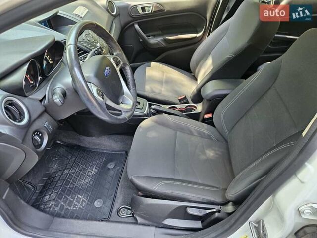 Белый Форд Фиеста, объемом двигателя 1.6 л и пробегом 115 тыс. км за 8700 $, фото 15 на Automoto.ua