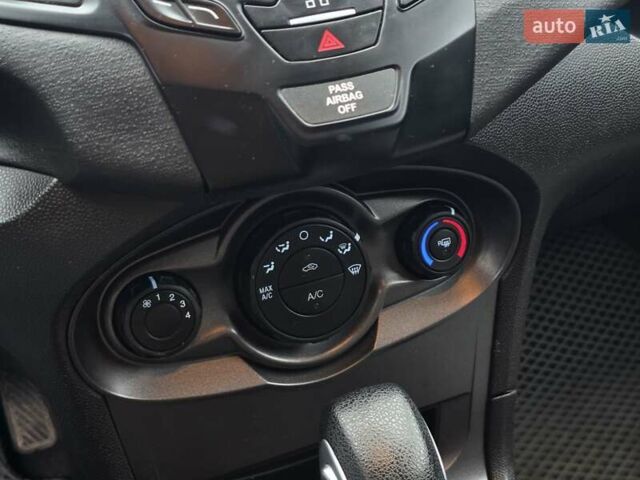 Белый Форд Фиеста, объемом двигателя 1.6 л и пробегом 114 тыс. км за 6999 $, фото 34 на Automoto.ua