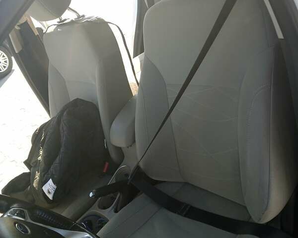 Білий Форд Фієста, об'ємом двигуна 1.6 л та пробігом 140 тис. км за 8000 $, фото 13 на Automoto.ua