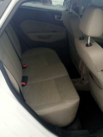 Білий Форд Фієста, об'ємом двигуна 1.6 л та пробігом 140 тис. км за 8000 $, фото 20 на Automoto.ua