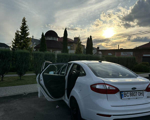 Білий Форд Фієста, об'ємом двигуна 1.6 л та пробігом 165 тис. км за 7400 $, фото 14 на Automoto.ua