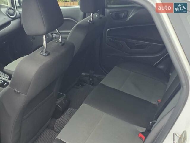 Белый Форд Фиеста, объемом двигателя 1.6 л и пробегом 114 тыс. км за 6999 $, фото 21 на Automoto.ua