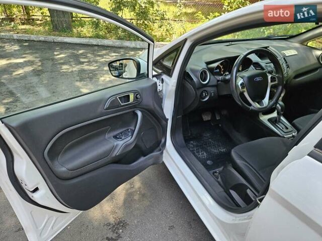 Белый Форд Фиеста, объемом двигателя 1.6 л и пробегом 115 тыс. км за 8700 $, фото 14 на Automoto.ua