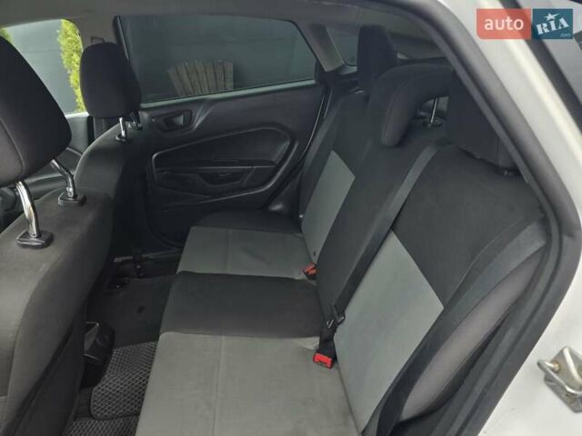 Белый Форд Фиеста, объемом двигателя 1.6 л и пробегом 114 тыс. км за 6999 $, фото 22 на Automoto.ua