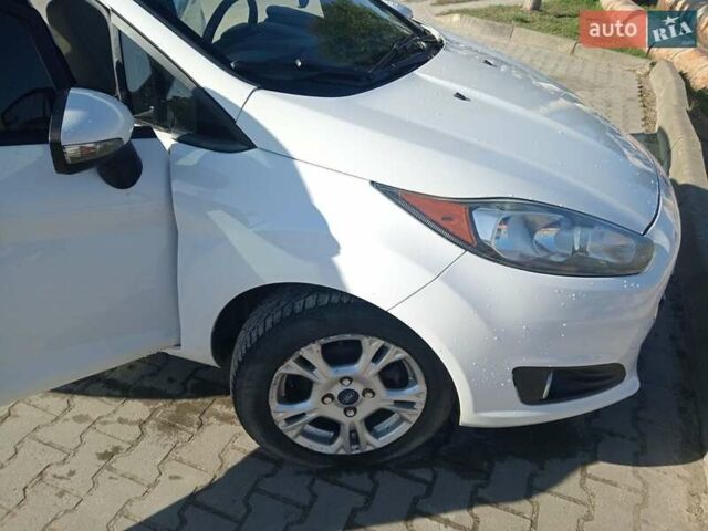 Білий Форд Фієста, об'ємом двигуна 1.6 л та пробігом 140 тис. км за 8000 $, фото 3 на Automoto.ua