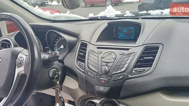 Білий Форд Фієста, об'ємом двигуна 1.6 л та пробігом 140 тис. км за 8000 $, фото 18 на Automoto.ua