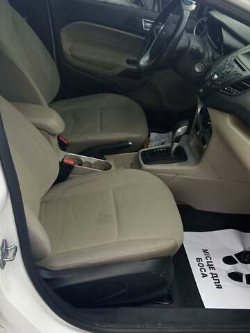 Білий Форд Фієста, об'ємом двигуна 1.6 л та пробігом 140 тис. км за 8000 $, фото 19 на Automoto.ua