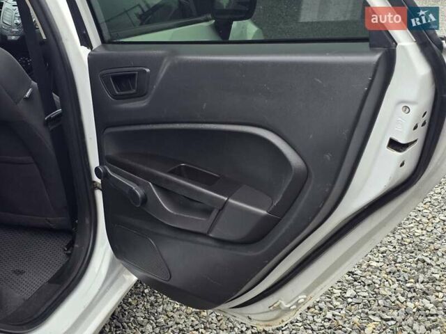 Белый Форд Фиеста, объемом двигателя 1.6 л и пробегом 114 тыс. км за 6999 $, фото 23 на Automoto.ua