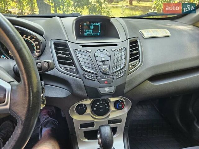 Белый Форд Фиеста, объемом двигателя 1.6 л и пробегом 115 тыс. км за 8700 $, фото 20 на Automoto.ua