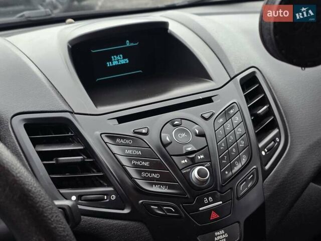 Белый Форд Фиеста, объемом двигателя 1.6 л и пробегом 114 тыс. км за 6999 $, фото 32 на Automoto.ua