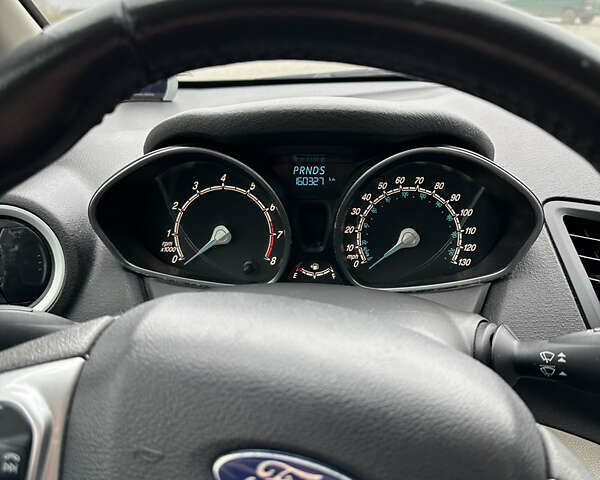 Белый Форд Фиеста, объемом двигателя 1.6 л и пробегом 160 тыс. км за 8000 $, фото 13 на Automoto.ua