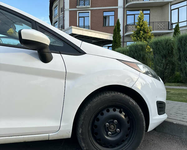 Білий Форд Фієста, об'ємом двигуна 1.6 л та пробігом 165 тис. км за 7400 $, фото 15 на Automoto.ua