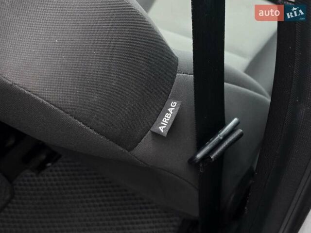 Белый Форд Фиеста, объемом двигателя 1.6 л и пробегом 114 тыс. км за 6999 $, фото 27 на Automoto.ua