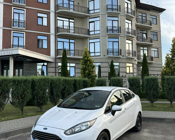 Білий Форд Фієста, об'ємом двигуна 1.6 л та пробігом 165 тис. км за 7400 $, фото 6 на Automoto.ua