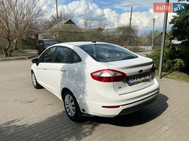 Белый Форд Фиеста, объемом двигателя 1.6 л и пробегом 252 тыс. км за 4999 $, фото 6 на Automoto.ua