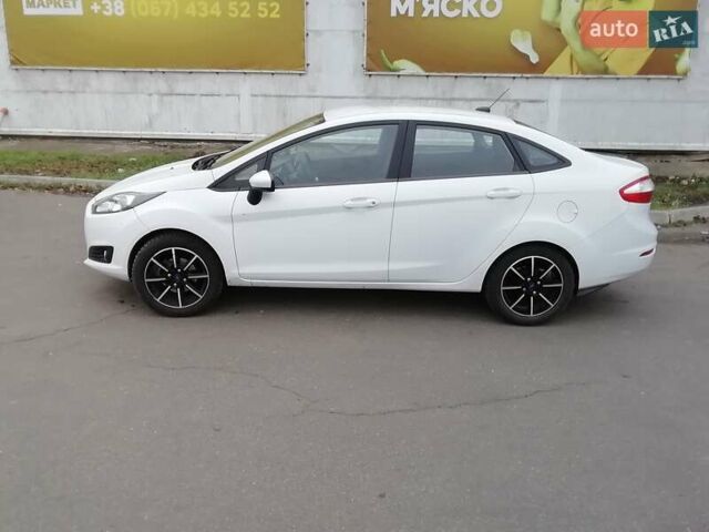 Білий Форд Фієста, об'ємом двигуна 1.6 л та пробігом 102 тис. км за 8600 $, фото 21 на Automoto.ua