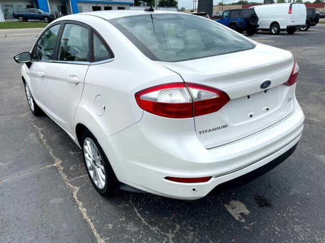 Форд Фиеста 2017 в Киеве на Automoto.ua Белый Форд Фиеста, объемом двигателя 1.6 л и пробегом 66 тыс. км за 5000 $, фото 5 на Automoto.ua