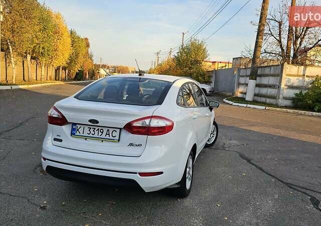Белый Форд Фиеста, объемом двигателя 1.6 л и пробегом 143 тыс. км за 7300 $, фото 14 на Automoto.ua