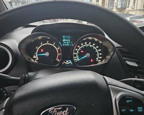 Белый Форд Фиеста, объемом двигателя 1.6 л и пробегом 144 тыс. км за 8500 $, фото 12 на Automoto.ua