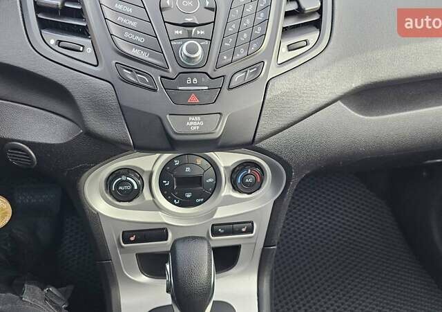 Белый Форд Фиеста, объемом двигателя 1.6 л и пробегом 143 тыс. км за 7300 $, фото 3 на Automoto.ua