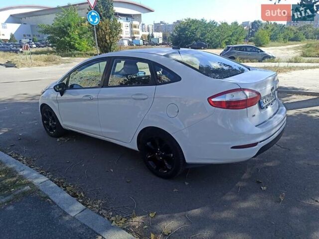 Белый Форд Фиеста, объемом двигателя 1.6 л и пробегом 182 тыс. км за 7400 $, фото 5 на Automoto.ua